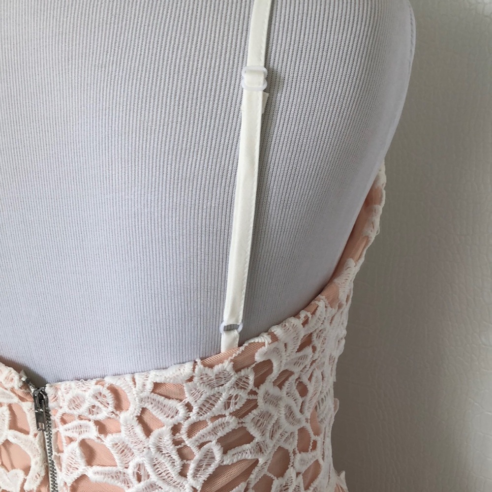 LACE DRESS. - Picture 6 of 8